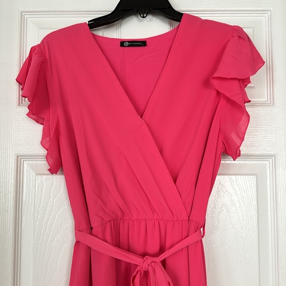 Pink dress - Picture 2 of 7